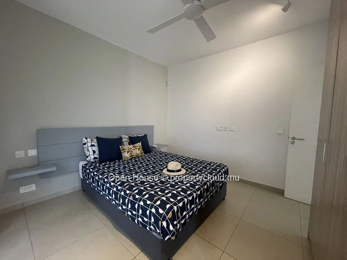 Villa contemporaine à louer, 4 chambres, piscine, accès golf.