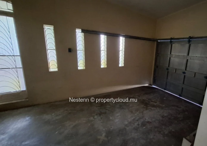 Commercial property with residential potential 