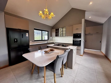4 Bedroom Villa