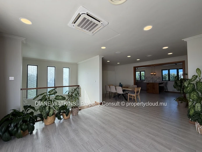 À Louer - Maison Moderne de 3 Chambres Proche de la Plage à Blue Bay