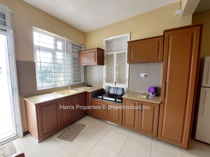 Beautiful furnished and fully renovated apartment for rent in Pereybere