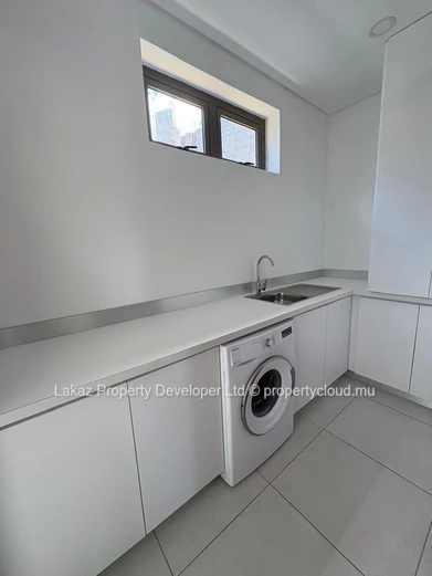 Luxurious 3-Bedroom Apartment in Pointe aux Canonniers - accessible for Foreigners