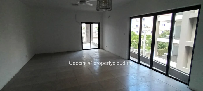 Quatre Bornes St Jean Penthouse neuf de 3 càc 2 sdb. Ascenseur. Terrasse 100 m2.  Parking Privatifs. (Mandat exclusif)