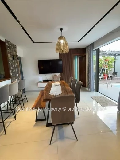 Villa moderne entièrement meublée à vendre à Grand Baie 