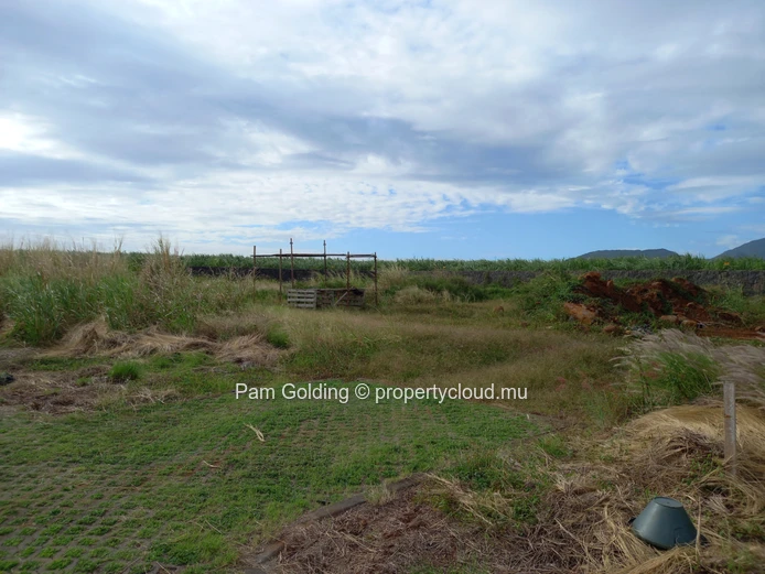 Land for sale in Tamarin.