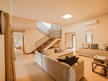 5 Bedroom Villa
