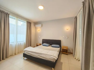 5 Bedroom Villa