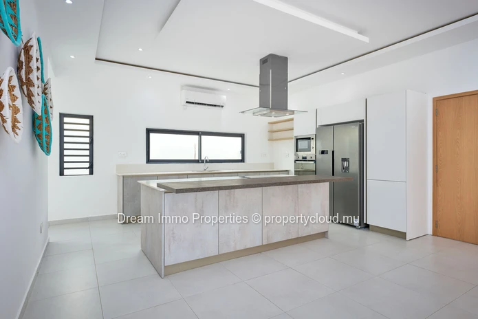 Villa moderne de 4 chambres en suite avec piscine privée à Grand Baie – Ile Maurice