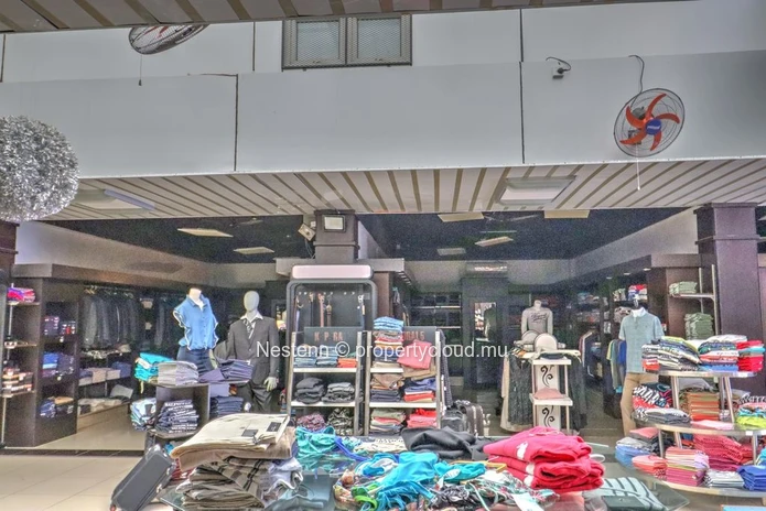 Espace commercial de 1200 m²