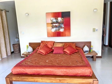 5 Bedroom Villa