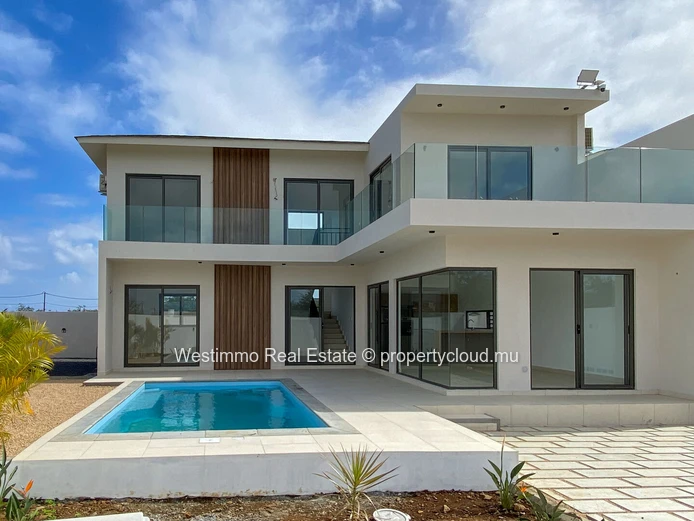 Villa neuve de 3 chambres à vendre à Péreybère