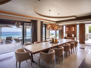 5 Bedroom Villa