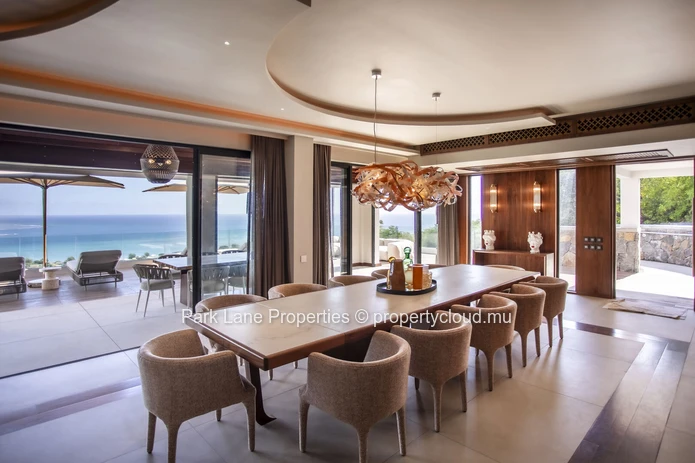 Villa Panorama — Surplombant la Mer