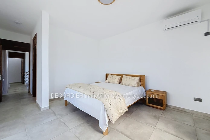 Contemporary elegance in the heart of Pereybère