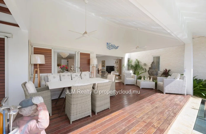 Élégante villa avec Piscine Privée à Vendre à Grand Baie, Île Maurice