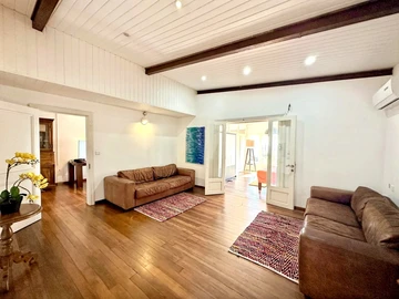 5 Bedroom Villa