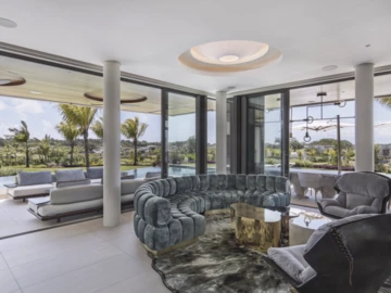 5 Bedroom Villa