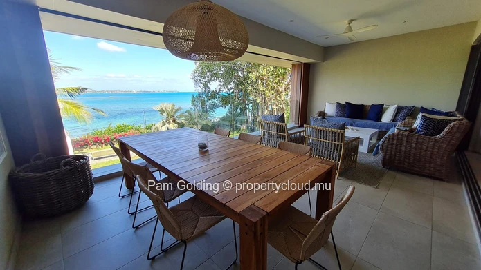Beachfront Apartment for Sale in Pereybère 