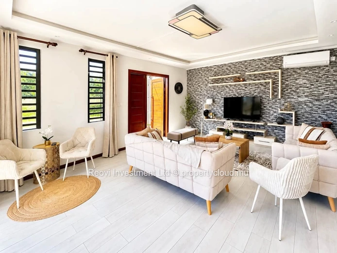 Villa Spacieuse et Moderne de 4 chambres à Grand Baie avec Piscine