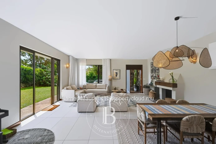 FLORÉAL – Elegant Family Home with Garden - 5 bedrooms