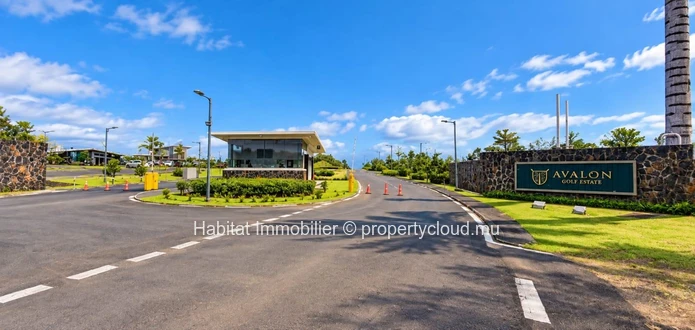 Magnifique terrain de 439 toises situé dans le lotissement privé 