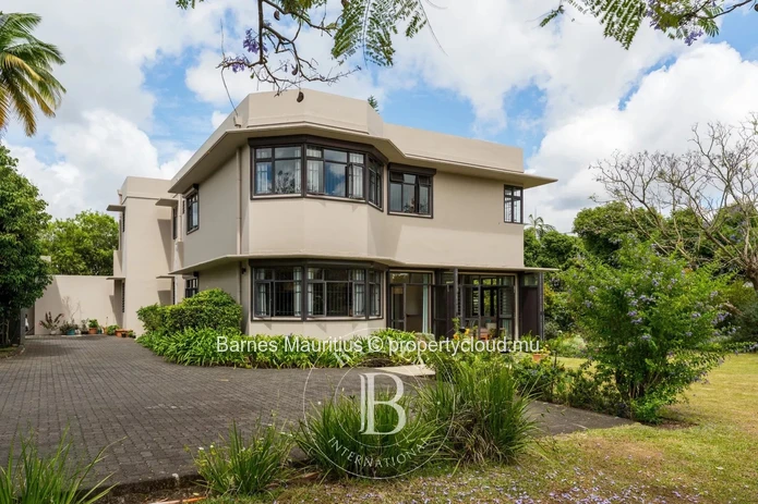 VACOAS - Exceptional Family Home with Timeless Charm – 5 bedrooms