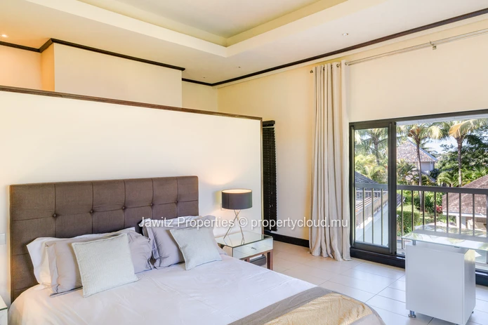 A superb convivial home within an intimate environment