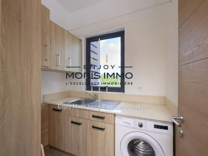 Appartement de prestige 3 chambres à vendre – Trou aux Biches | 180 m² | Accès plage à pied | Piscine lagon