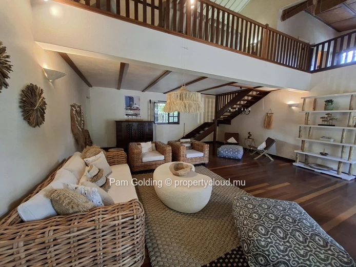 Spacious 300 m² Family Villa for Rent – Petit Village
