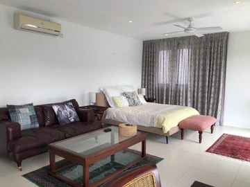 5 Bedroom Villa