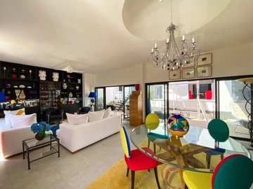 5 Bedroom Villa