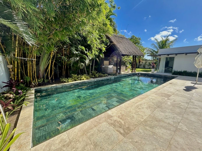 Exceptional Luxury Home for Sale – Secure Residence Near Amenities