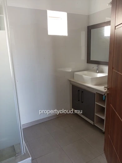 À Louer – Penthouse 3 Chambres En Suite – Pereybère