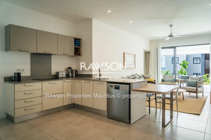 3 Bedroom Beachfront Apartment | Pool And Garden | Poste Lafayette | Lease Hold