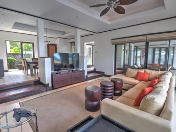 5 Bedroom House