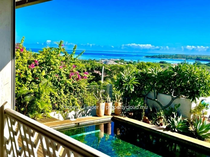 Villa 4 Chambres — À Vendre — Tamarin