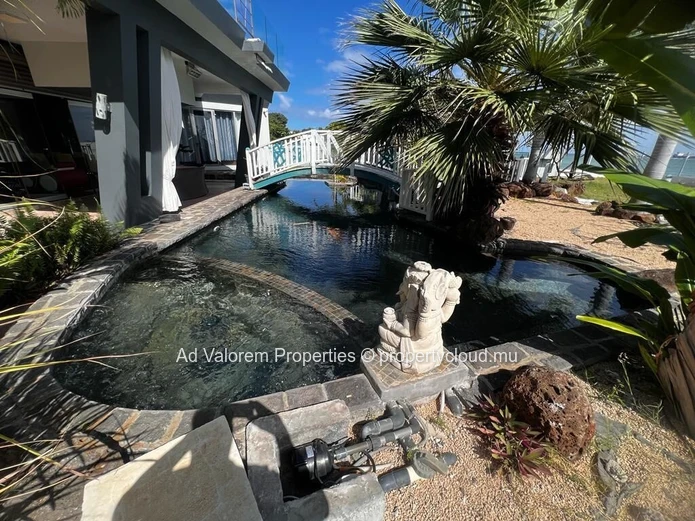 4-Bedroom Villa with Private Pool for Sale in Pointe aux Sables
