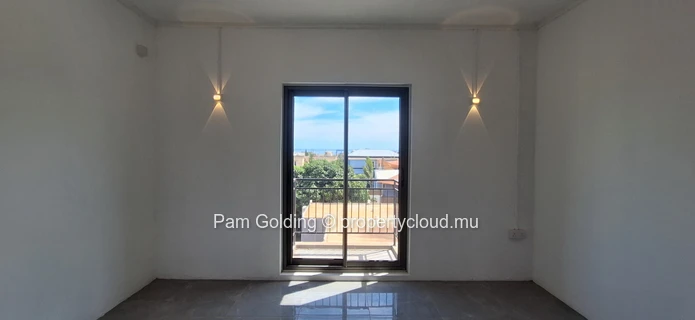 Maison neuve de 5 chambres à vendre – Pointe aux Sables