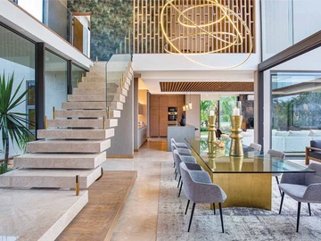 5 Bedroom Villa