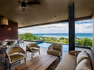 Élégance sereine : Appartement de luxe avec piscine privée et vue panoramique