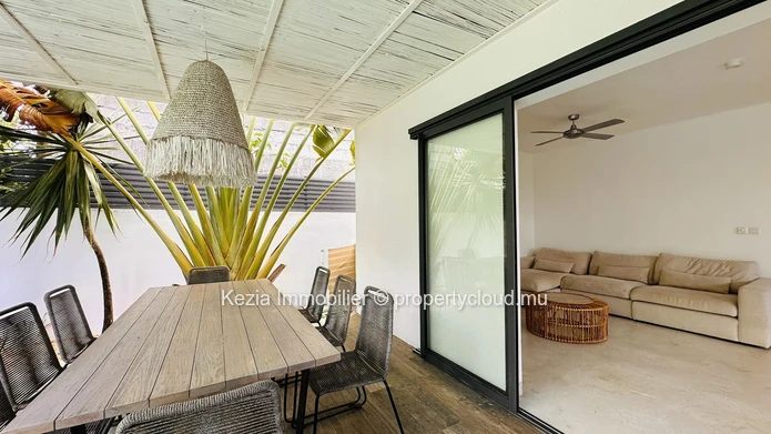 Contemporary Villa With Swimming Pool