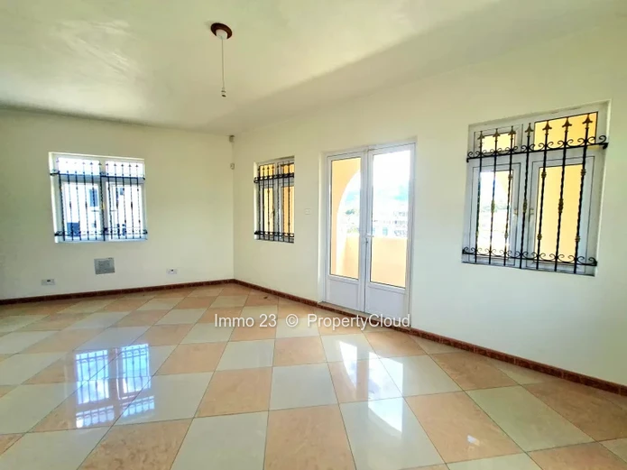Maison / Villa - 6 chambres - Port Louis - Ref. MA97809VE