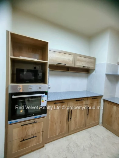 Elegant 4-Bedroom House for Rent in Ébène | Spacious Modern Residence