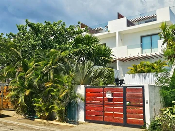 4 Bedroom Townhouse, Duplex