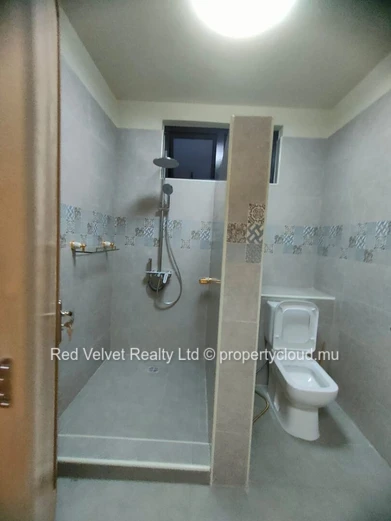 Elegant 4-Bedroom House for Rent in Ébène | Spacious Modern Residence