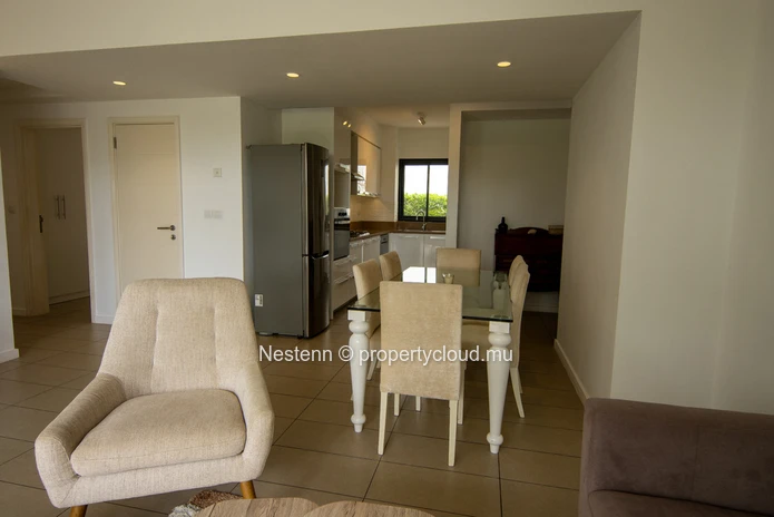 Appartement meublé au rez-de-chaussée avec 3 chambres et jardin 