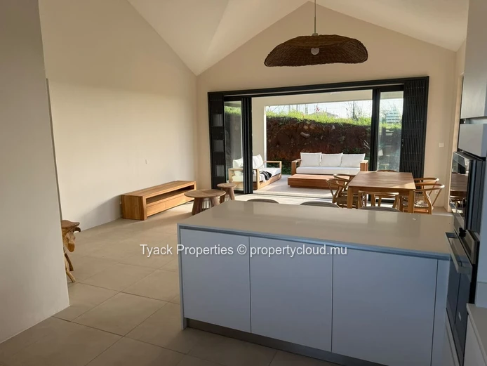Belle villa meublée avec piscine privée à louer à Belle Vue Harel