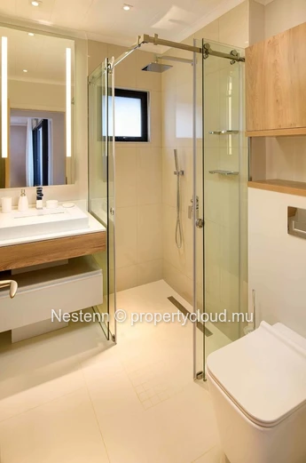 Villa with 2 bedrooms and 1 office in an estate  with many facilities