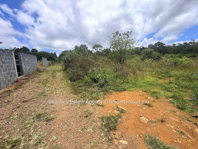 For Sale – Residential Plot in Bois Chéri