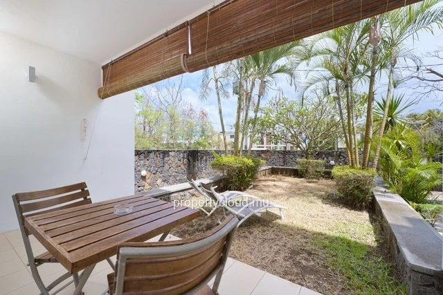 For sale: one bedroom suite apartment on the ground floor, furnished and equipped, accessible to foreigners in Mont C...